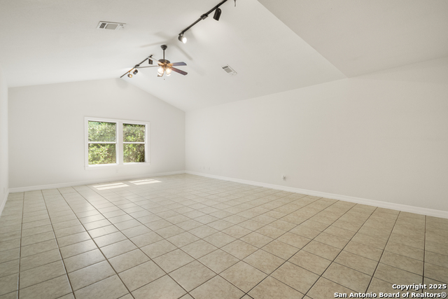 Listing photo id 20 for 15125 Flying Circle