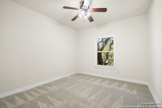 Listing photo id 28 for 15125 Flying Circle