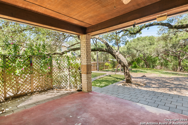 Listing photo id 30 for 15125 Flying Circle