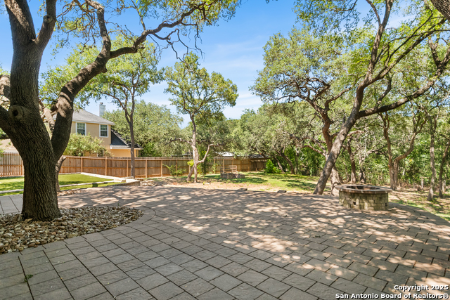 Listing photo id 33 for 15125 Flying Circle