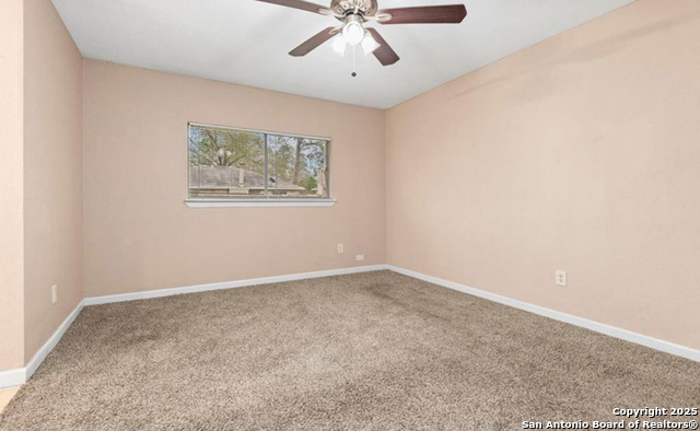 Listing photo id 13 for 4530 Quailgate