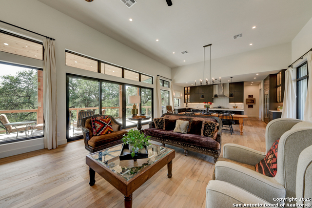 Image 7 of 66 For 1855 Texas Oaks