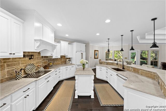 Listing photo id 15 for 1409 Glenwood Loop