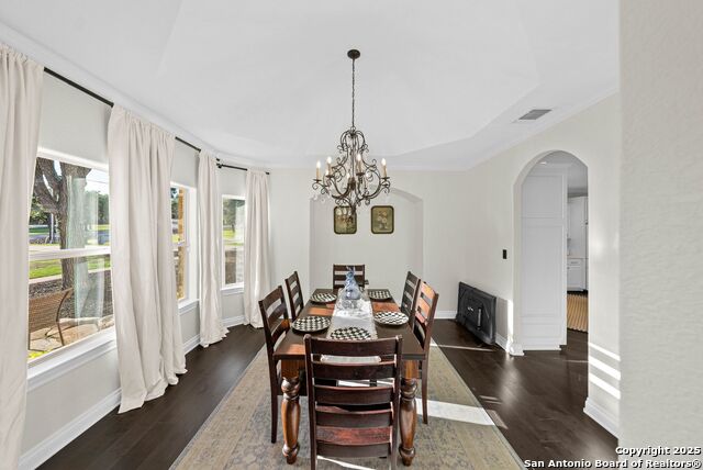 Listing photo id 19 for 1409 Glenwood Loop