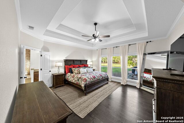 Listing photo id 23 for 1409 Glenwood Loop