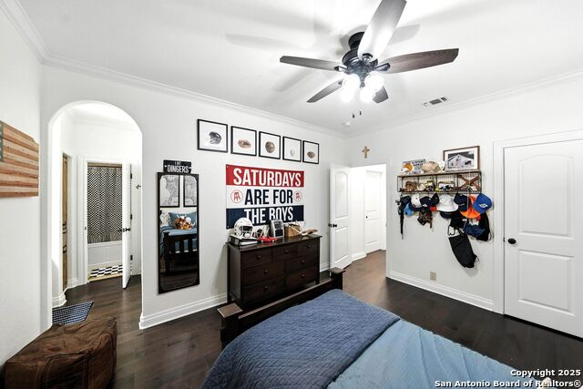 Listing photo id 25 for 1409 Glenwood Loop