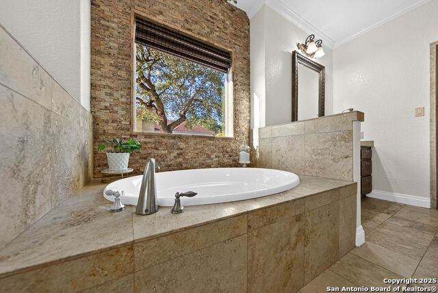 Listing photo id 31 for 1409 Glenwood Loop