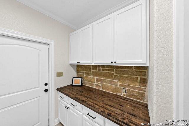 Listing photo id 36 for 1409 Glenwood Loop