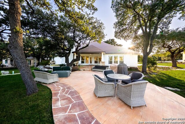 Listing photo id 44 for 1409 Glenwood Loop