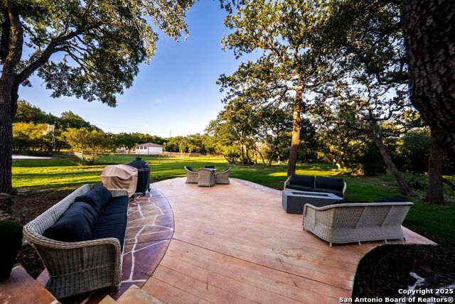 Listing photo id 47 for 1409 Glenwood Loop