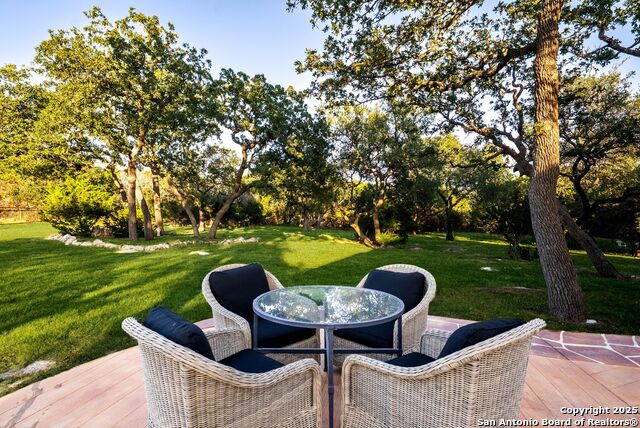 Listing photo id 48 for 1409 Glenwood Loop