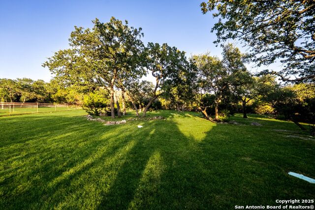 Listing photo id 49 for 1409 Glenwood Loop