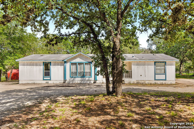 Details for 1040 Wild Flower, Floresville, TX 78114
