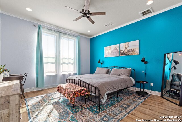Listing photo id 11 for 423 Bridle Trl