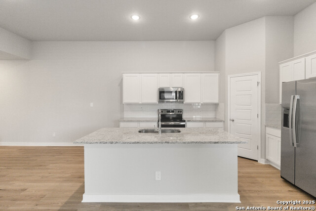 Listing photo id 9 for 445 Cross Barn Blvd