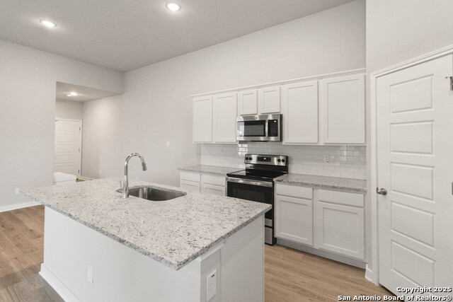 Listing photo id 10 for 445 Cross Barn Blvd