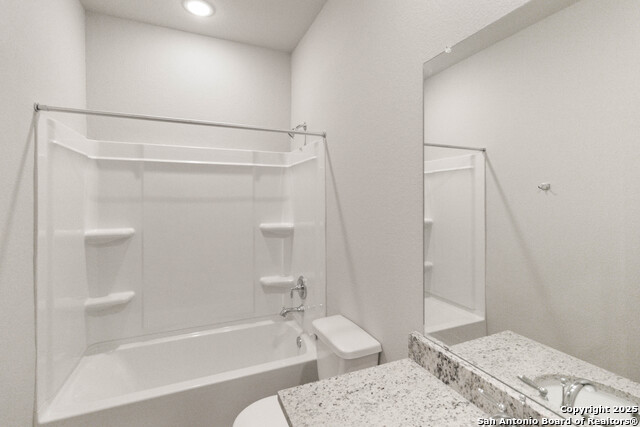 Listing photo id 16 for 445 Cross Barn Blvd
