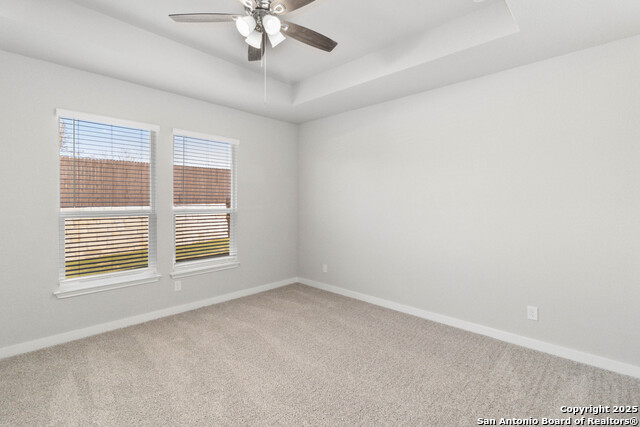 Listing photo id 18 for 445 Cross Barn Blvd