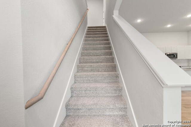 Listing photo id 23 for 445 Cross Barn Blvd