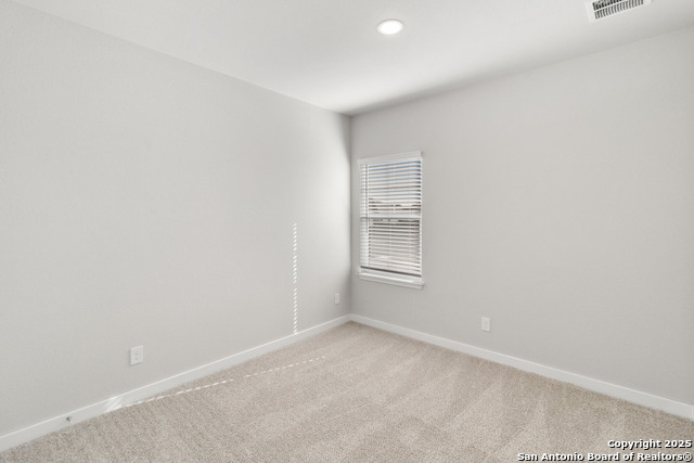 Listing photo id 24 for 445 Cross Barn Blvd