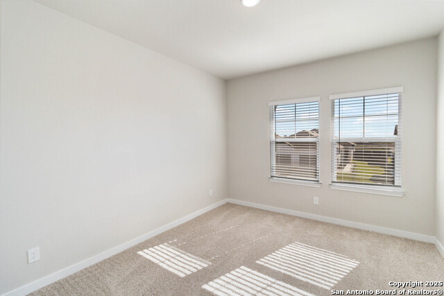 Listing photo id 27 for 445 Cross Barn Blvd