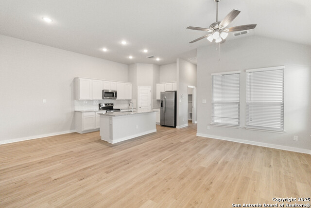 Listing photo id 3 for 445 Cross Barn Blvd