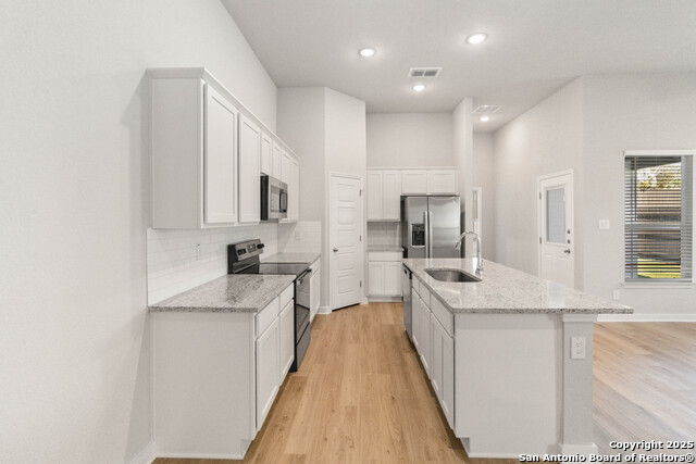 Listing photo id 5 for 445 Cross Barn Blvd