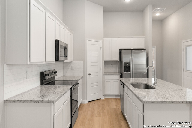 Listing photo id 6 for 445 Cross Barn Blvd