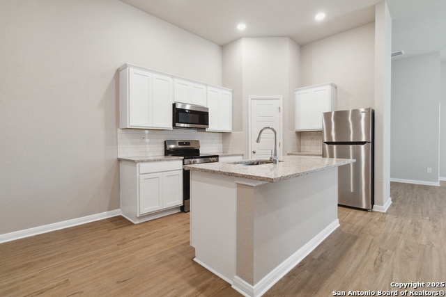 Listing photo id 10 for 414 Cross Barn Blvd