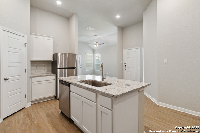 Listing photo id 11 for 414 Cross Barn Blvd