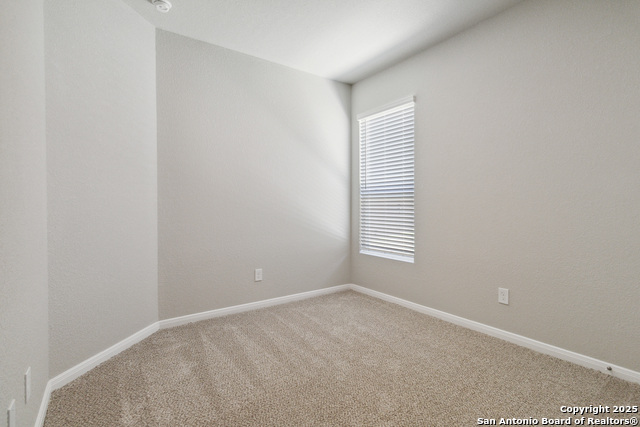 Listing photo id 22 for 414 Cross Barn Blvd
