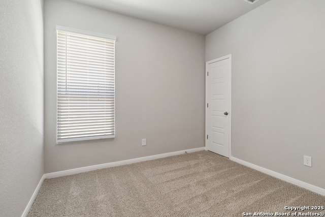 Listing photo id 23 for 414 Cross Barn Blvd