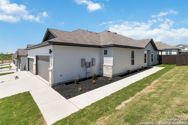 Listing photo id 25 for 414 Cross Barn Blvd