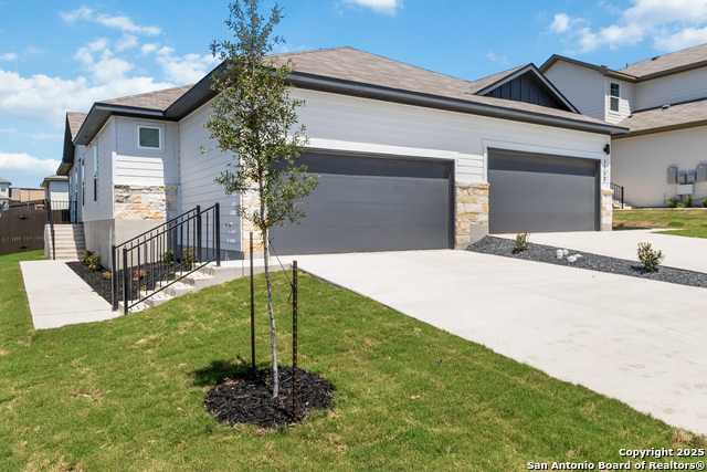 Listing photo id 4 for 414 Cross Barn Blvd