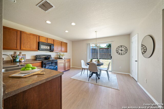 Image 8 of 17 For 6626 Rosewood Crst