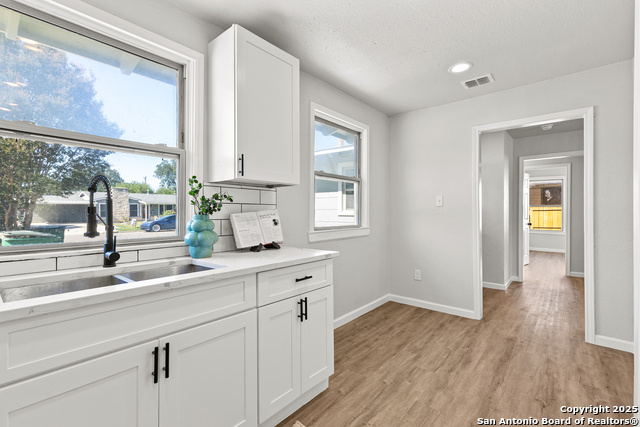 Image 8 of 26 For 2630 Kings Hwy W