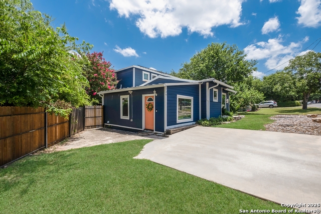 Image 2 of 28 For 126 Zachry  