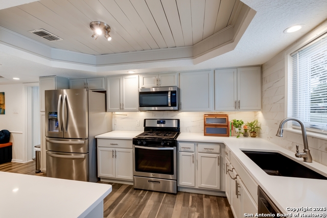 Image 8 of 28 For 126 Zachry  