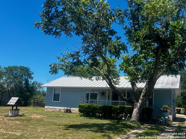 Details for 110 Renfro  , Devine, TX 78016
