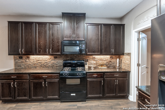 Image 16 of 49 For 13335 Chalk Hl