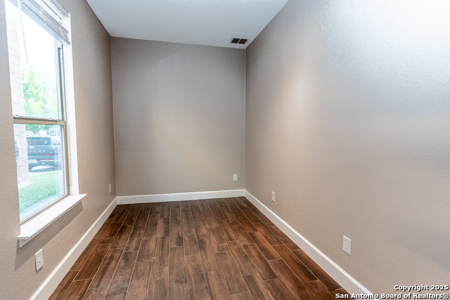 Image 17 of 49 For 13335 Chalk Hl