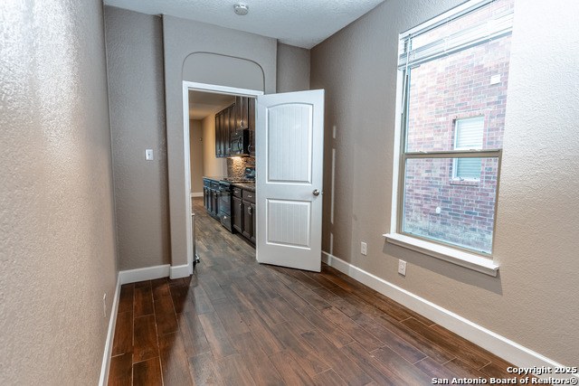 Image 18 of 49 For 13335 Chalk Hl