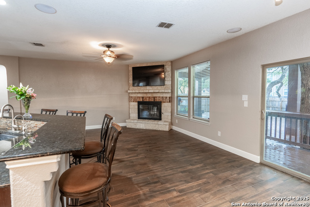 Image 20 of 49 For 13335 Chalk Hl