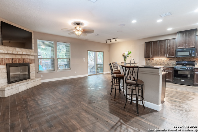 Image 21 of 49 For 13335 Chalk Hl