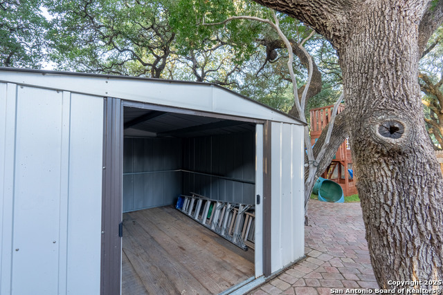 Image 45 of 49 For 13335 Chalk Hl