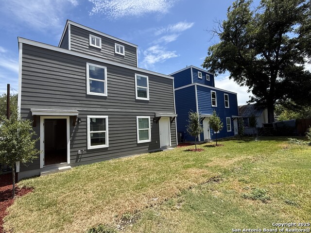 Listing photo id 0 for 3038 Salinas