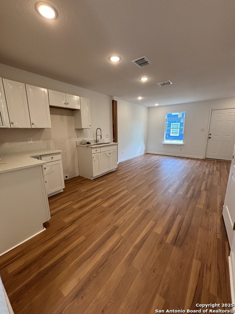 Listing photo id 5 for 3038 Salinas