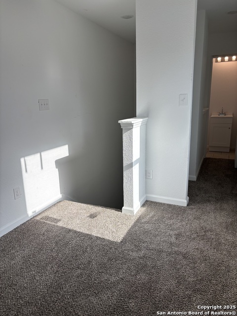 Listing photo id 6 for 3038 Salinas