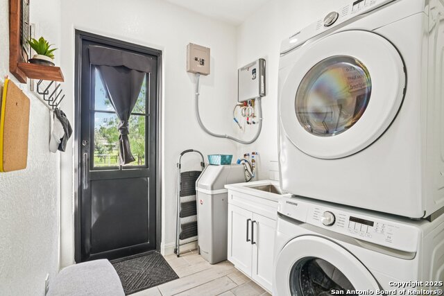 Image 30 of 43 For 11260 Beverly Hills