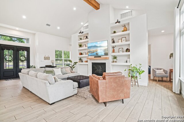 Image 6 of 43 For 11260 Beverly Hills